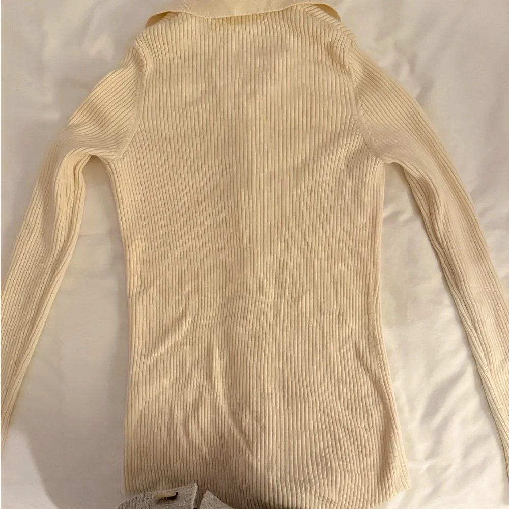 Button down sweater - Picture 2 of 5